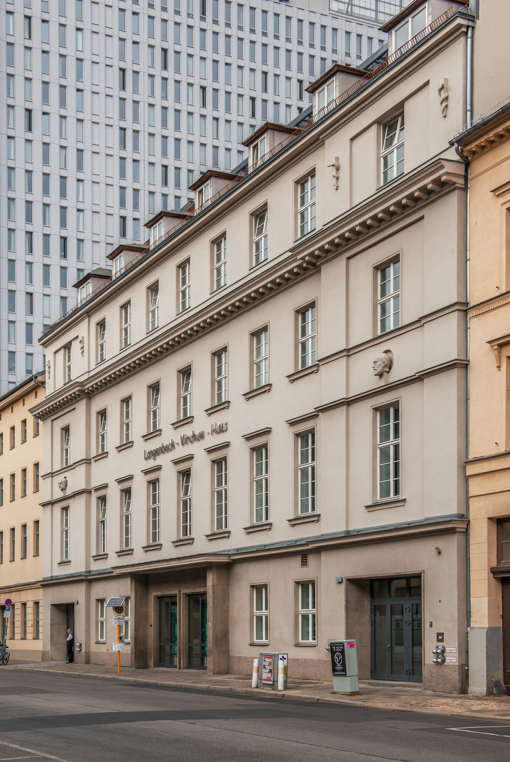 Berlin_-_Langenbeck-Virchow-Haus